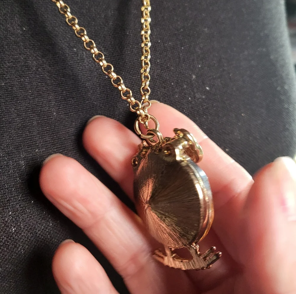 Source Unknown Gold Teardrop‎ Pendant Necklace